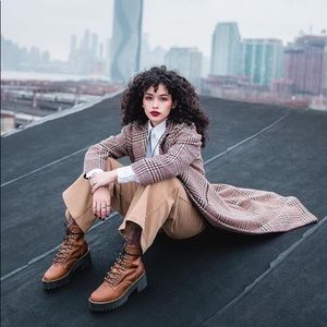 Dr. Marten Leona Vintage Bootie OXBLOOD